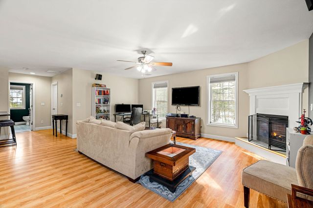 23 Camp Lee Road, Epping, NH 03042