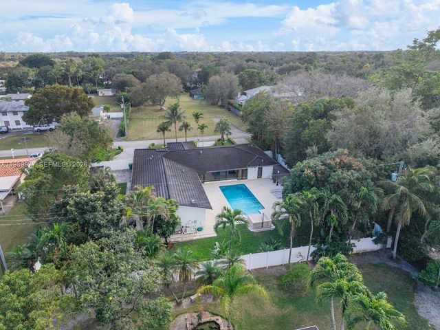 8363 SW 98th St, Miami, FL 33156