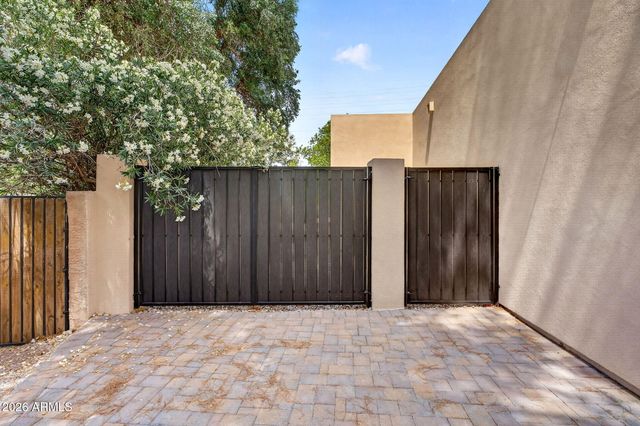 8220 E APPALOOSA Trail, Scottsdale, AZ 85258