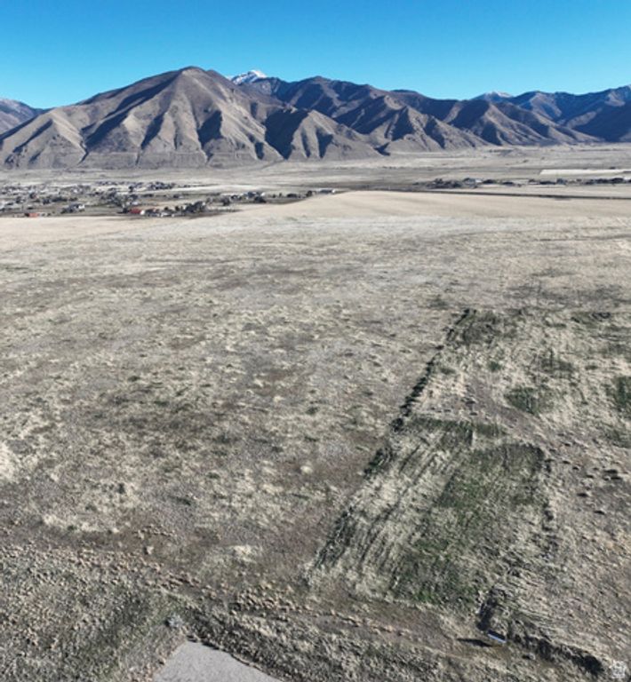 Image 3 of property listing at 2540 N 400 E, Tooele, UT 84074