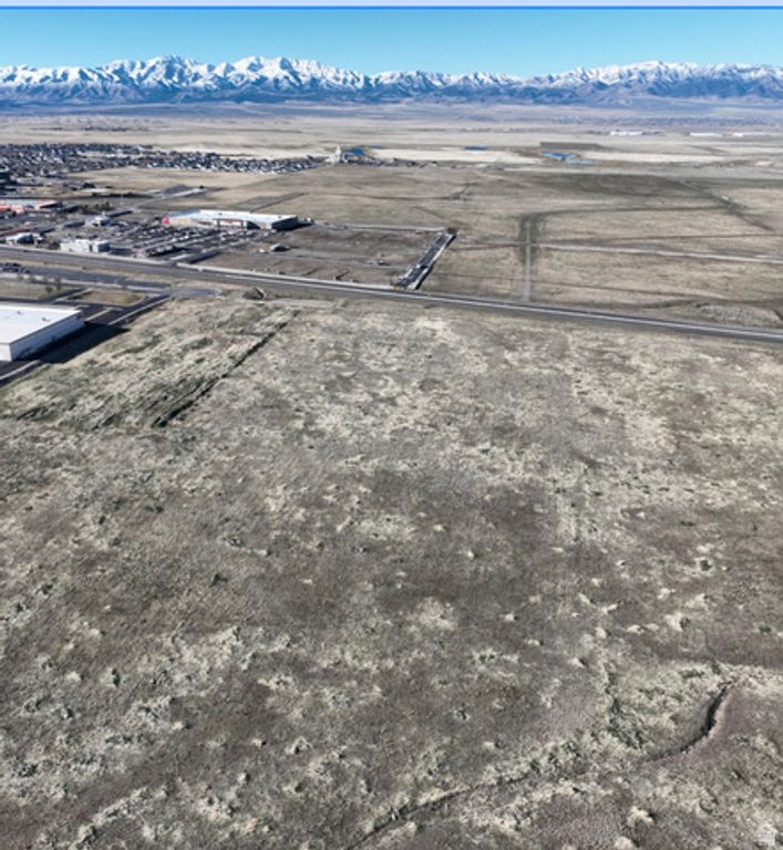 Image 4 of property listing at 2540 N 400 E, Tooele, UT 84074