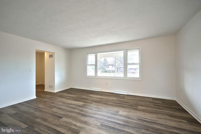 2510 REDWOOD RD, Dover, PA 17315