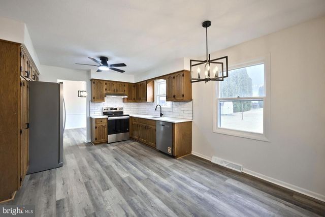 2510 REDWOOD RD, Dover, PA 17315