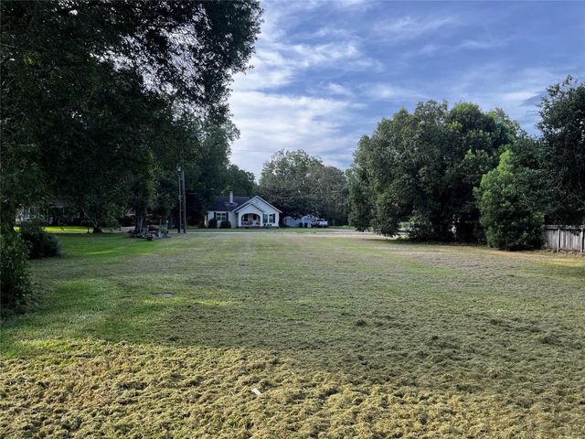 1816 Willow Street, Liberty, TX 77575