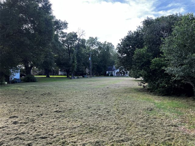 1816 Willow Street, Liberty, TX 77575