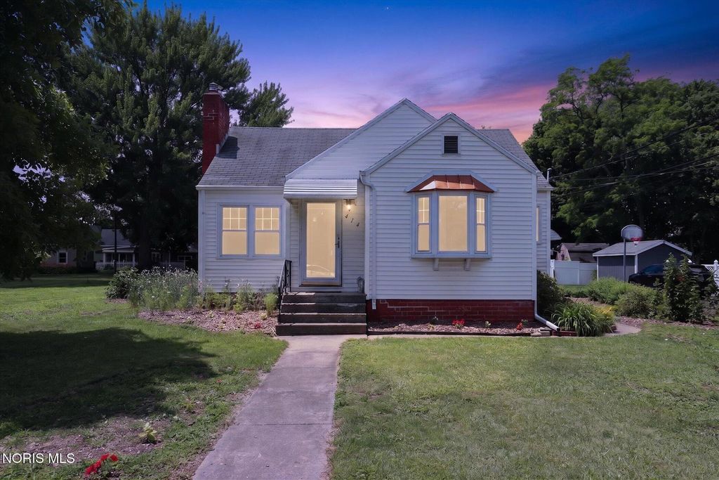 414 Findlay Street, Perrysburg, OH 43551