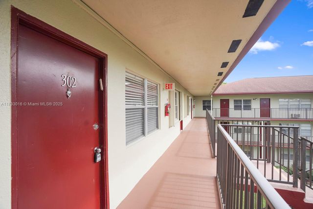 151 SW 135th Ter 302T, Pembroke Pines, FL 33027