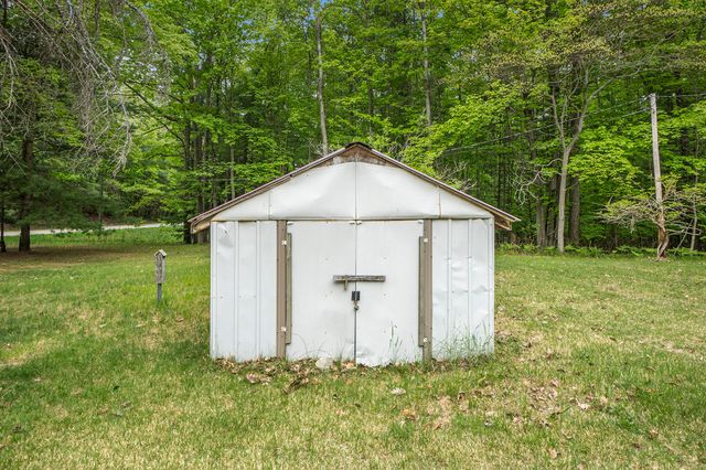 6766 E Gale Road, Newfield Twp, MI 49421