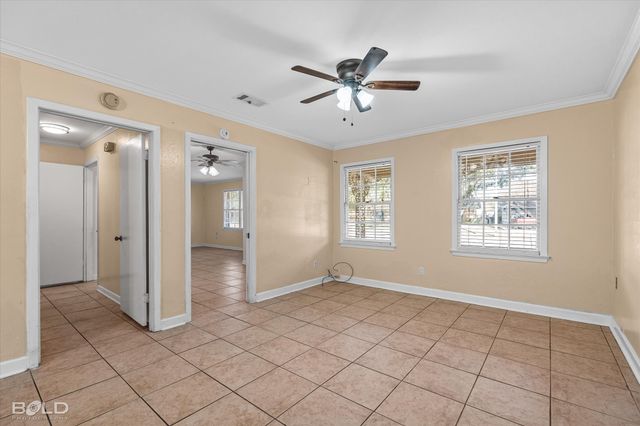 2710 Higgins Street, Shreveport, LA 71104