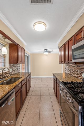 2710 Higgins Street, Shreveport, LA 71104