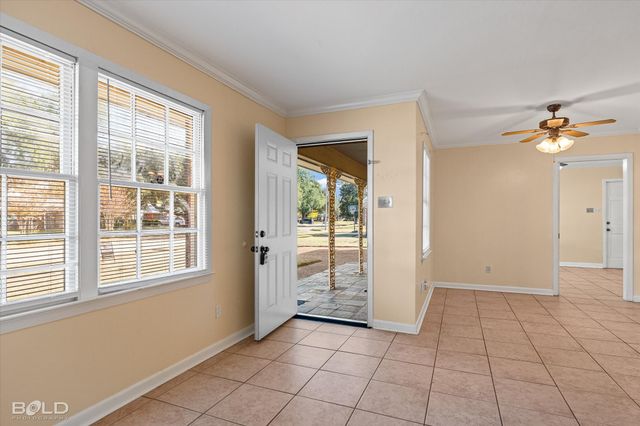 2710 Higgins Street, Shreveport, LA 71104