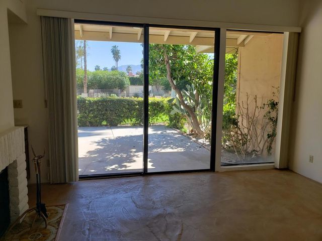 329 S Sierra Madre S, Palm Desert, CA 92260