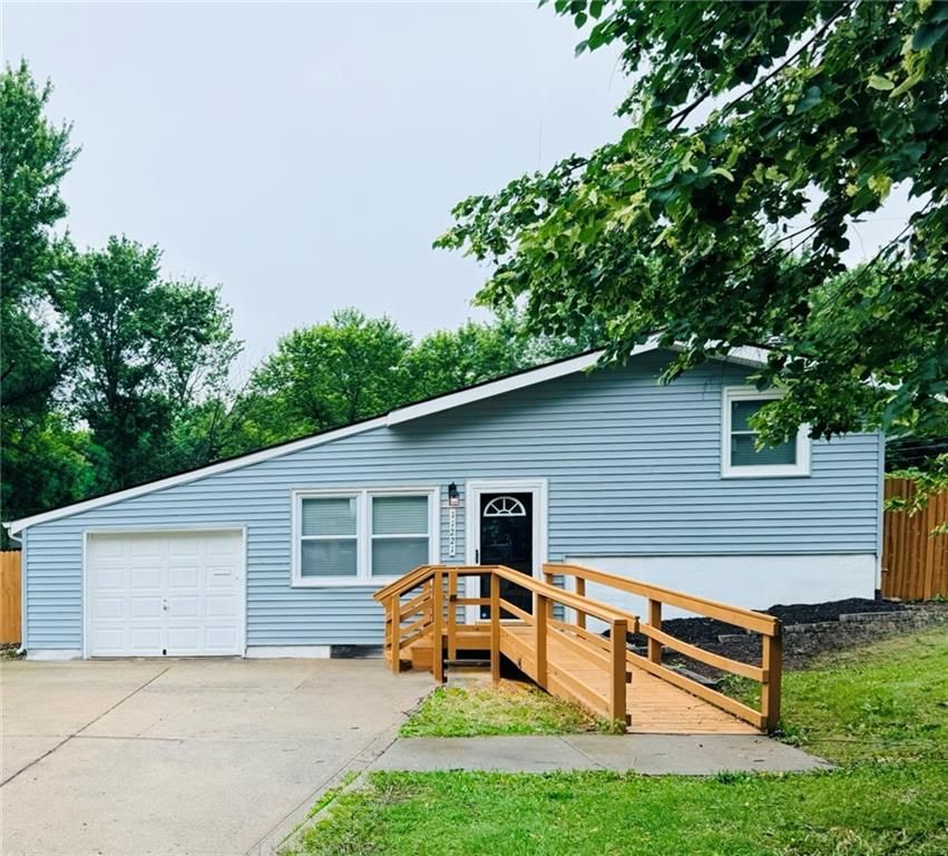 11221 Herrick Avenue, Kansas City, MO 64134