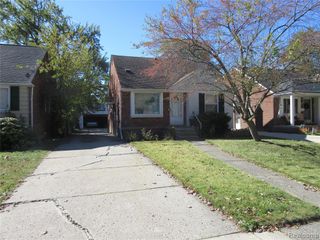 19926 Damman Street, Harper Woods, MI 48225