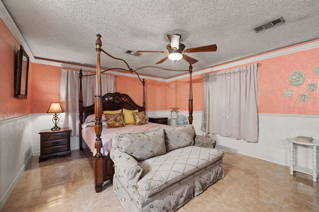 922 Peach Spring Drive, Houston, TX 77088