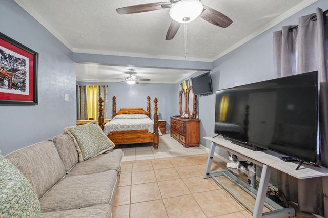 922 Peach Spring Drive, Houston, TX 77088