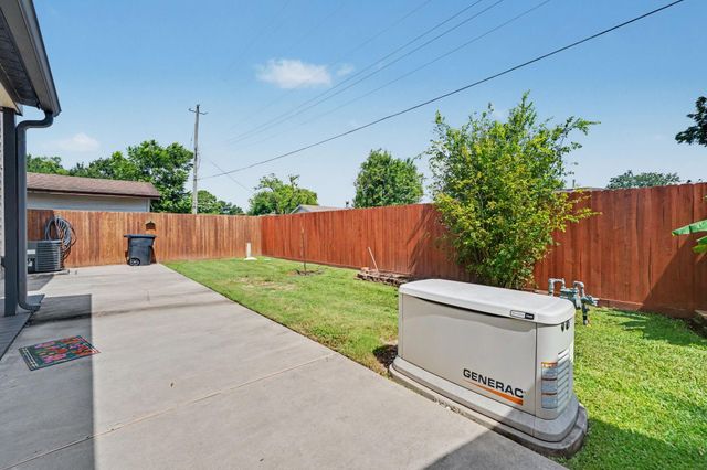 922 Peach Spring Drive, Houston, TX 77088