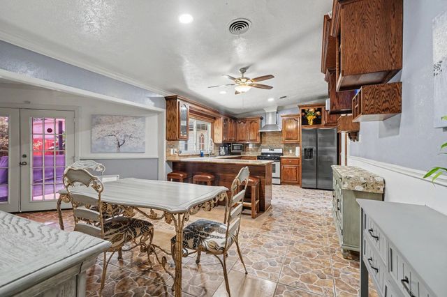 922 Peach Spring Drive, Houston, TX 77088