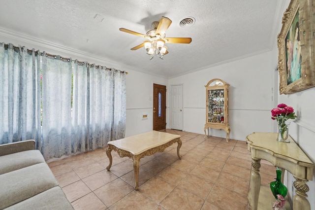 922 Peach Spring Drive, Houston, TX 77088