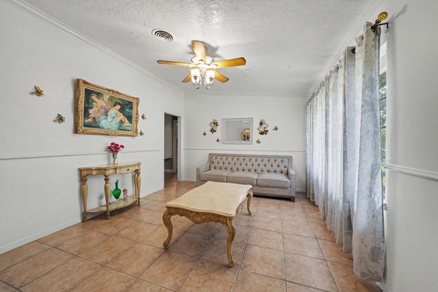 922 Peach Spring Drive, Houston, TX 77088