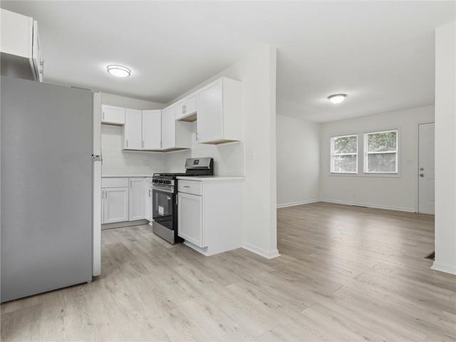 2309 S Crescent Avenue, Independence, MO 64052
