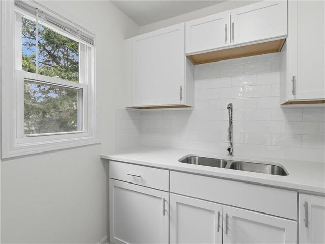 2309 S Crescent Avenue, Independence, MO 64052