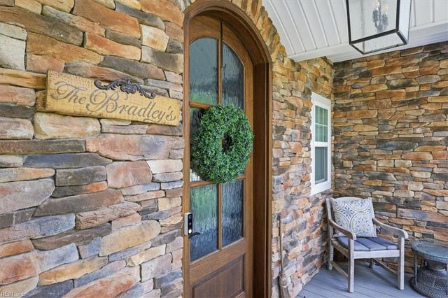 2768 Ashbys Bridge CT, Virginia Beach, VA 23456