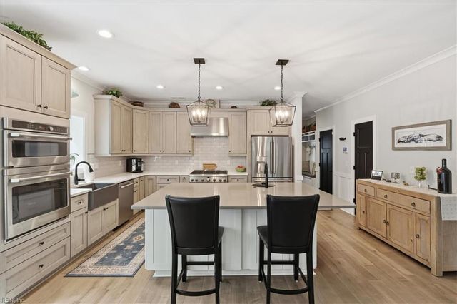 2768 Ashbys Bridge CT, Virginia Beach, VA 23456
