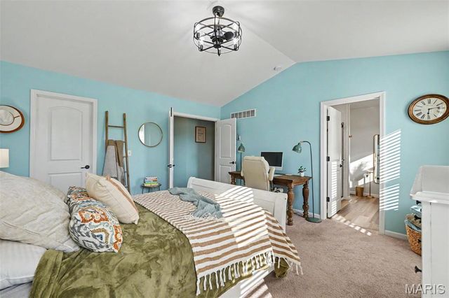 501 Micahs Way, Columbia, IL 62236