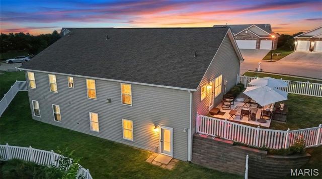 501 Micahs Way, Columbia, IL 62236