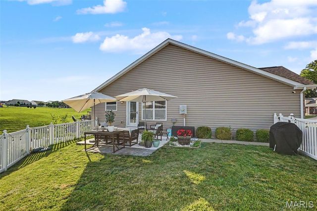 501 Micahs Way, Columbia, IL 62236