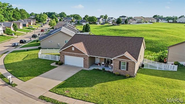 501 Micahs Way, Columbia, IL 62236