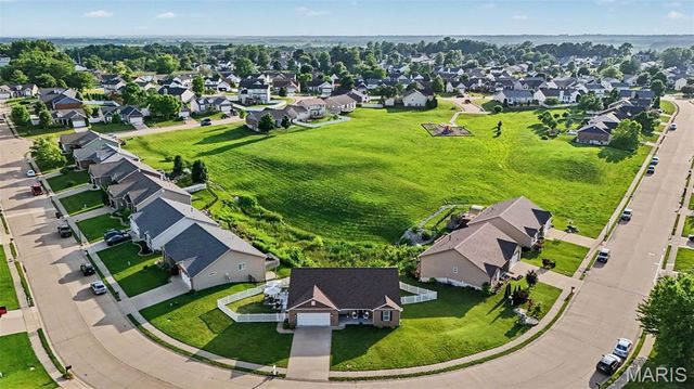 501 Micahs Way, Columbia, IL 62236