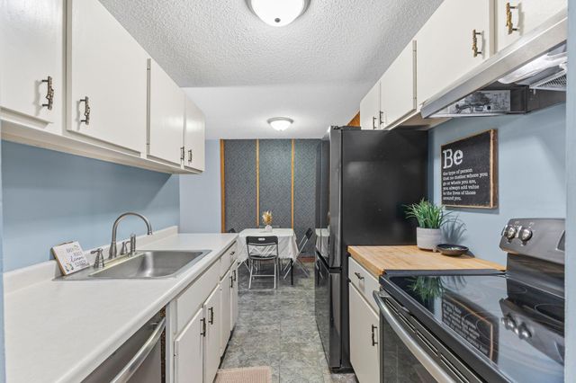 12992 Nicollet Avenue 102, Burnsville, MN 55337