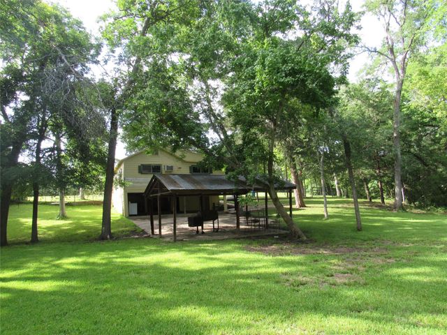 9491 Rocky Road, Bellville, TX 77418