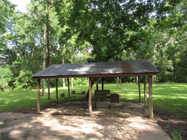 9491 Rocky Road, Bellville, TX 77418