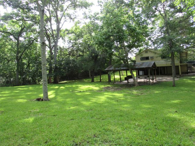 9491 Rocky Road, Bellville, TX 77418
