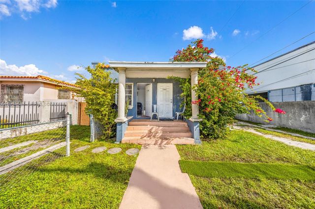 2223 NW 3rd St, Miami, FL 33125