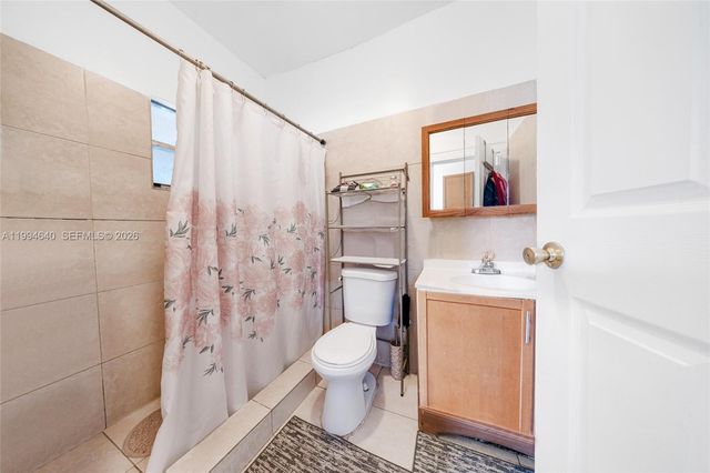 2223 NW 3rd St, Miami, FL 33125