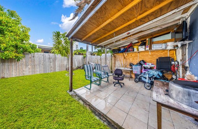 2223 NW 3rd St, Miami, FL 33125