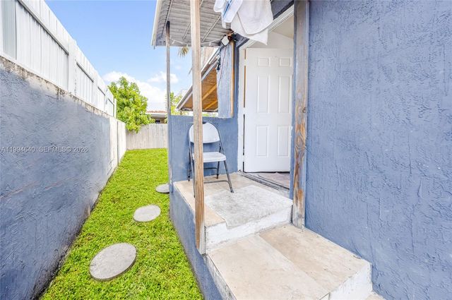 2223 NW 3rd St, Miami, FL 33125