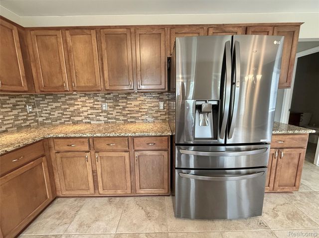 28948 Pinehurst Drive, Chesterfield Township, MI 48051