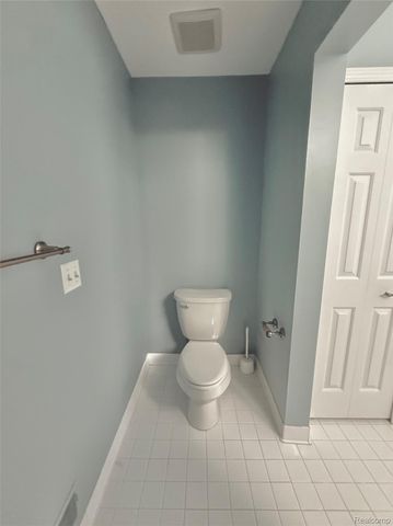 28948 Pinehurst Drive, Chesterfield Township, MI 48051