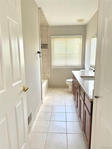 28948 Pinehurst Drive, Chesterfield Township, MI 48051