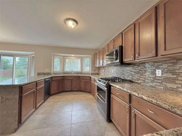 28948 Pinehurst Drive, Chesterfield Township, MI 48051