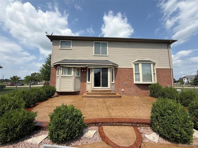 28948 Pinehurst Drive, Chesterfield Township, MI 48051