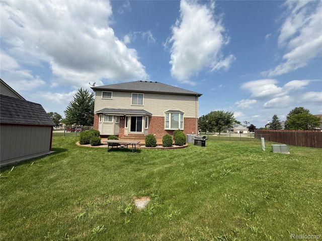 28948 Pinehurst Drive, Chesterfield Township, MI 48051