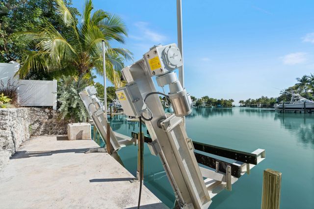 201 Harbor Drive, Plantation Key, FL 33036