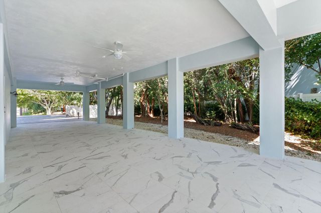 201 Harbor Drive, Plantation Key, FL 33036