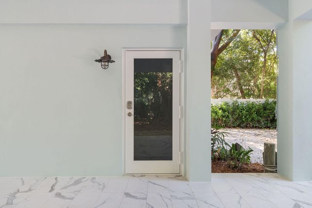 201 Harbor Drive, Plantation Key, FL 33036